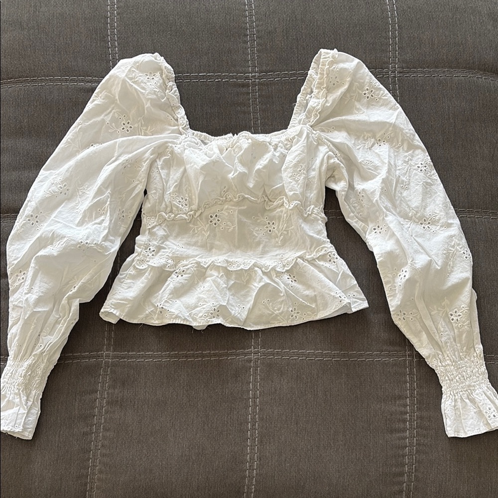 Divided Cream Blouse with Bishop Sleeves and Ruffled Peplum. XS